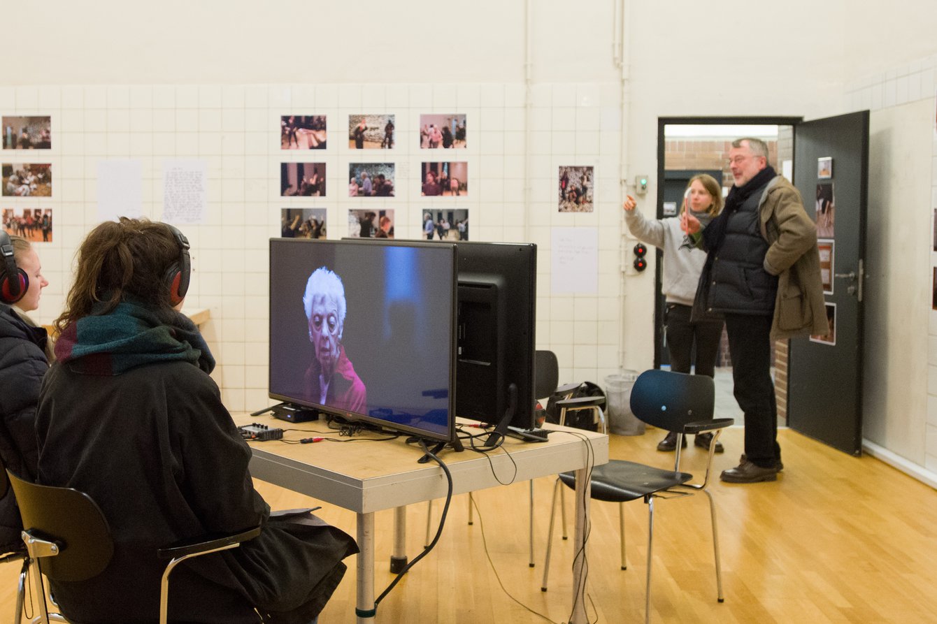 Just in Time: Ein choreographisches Brief-Projekt in Studio 1 von PACT Zollverein